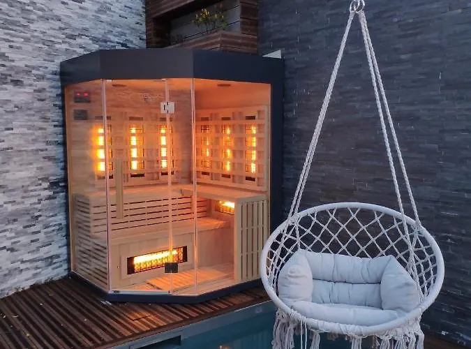 Piscine Chauffée Et Jacuzzi Privatif Terrasse Sans Vis à Vis ,,,sky House Agen,,, Appartamento Agen