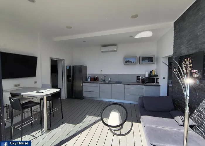 Piscine Chauffée Et Jacuzzi Privatif Terrasse Sans Vis à Vis ,,,sky House Agen,,, *