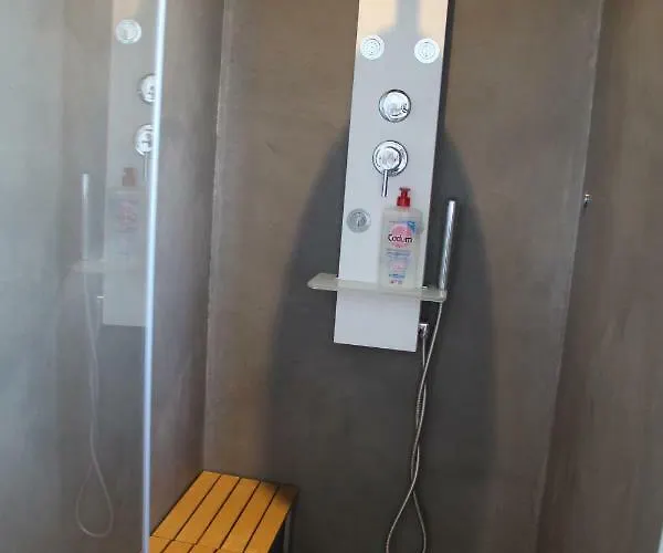 Appartamento Piscine Chauffée Et Jacuzzi Privatif Terrasse Sans Vis à Vis ,,,sky House Agen,,, Agen